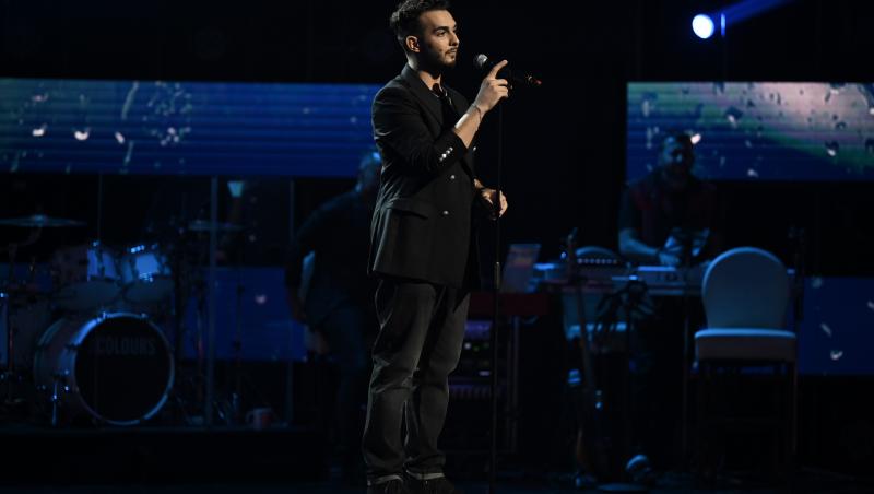 În Marea Finală a sezonului 10 X Factor, Andrei Duțu a decis să interpreteze piesa „Say Something”.
