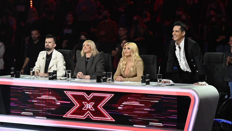 Finala X Factor 2021. Ștefan Bănică, recitalul care i-a ridicat pe toți în picioare. Juratul a făcut show total pe scenă