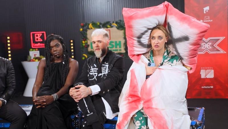 eXtra Factor 2021, episodul 18. Ilona Brezoianu a venit în Finala X Factor 2021 cu o rochie concepută dintr-o plapumă cu o pernă