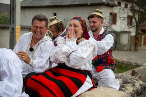 Carmen Tănase, Anca Dinicu, Marius Damian și Silviu Mircescu vin la „Poftiţi pe la noi: Poftiţi prin ţară!”