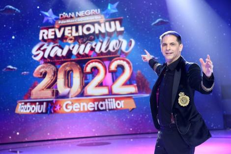 Dan Negru #deMascăDistracția la Revelionul Starurilor 2022 – Războiul Generaţiilor, vineri, 31 decembrie, ora 22:00, la Antena 1