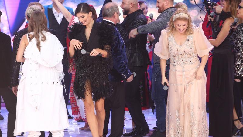 Andreea Bălan și Andreea Antonescu s-au deghizat în cei mai cunoscuți hoți din Casa de Papel, la Revelionul lui Dan Negru
