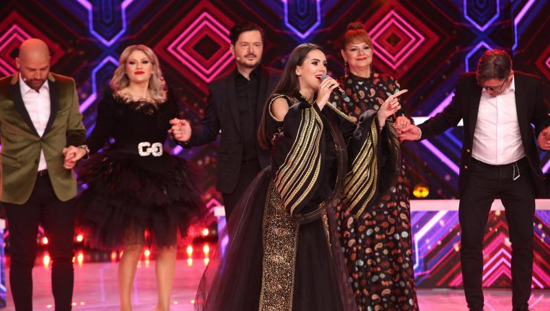 Show și așa 2022. Georgiana Lobonț a atras toate privirile cu o rochie specială, cu mâneci clopot și elemente tradiționale