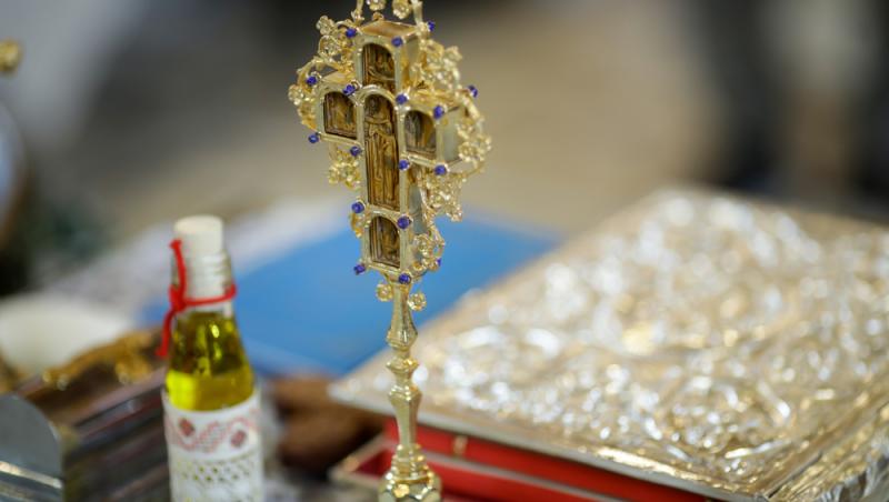 Ziua de 1 ianuarie, când este sărbătoarea Sfântul Vasile în calendarul ortodox, este marcată de o multitudine de tradiții și superstiții. Unele dintre ele au legătură și cu Anul Nou/ Revelionul