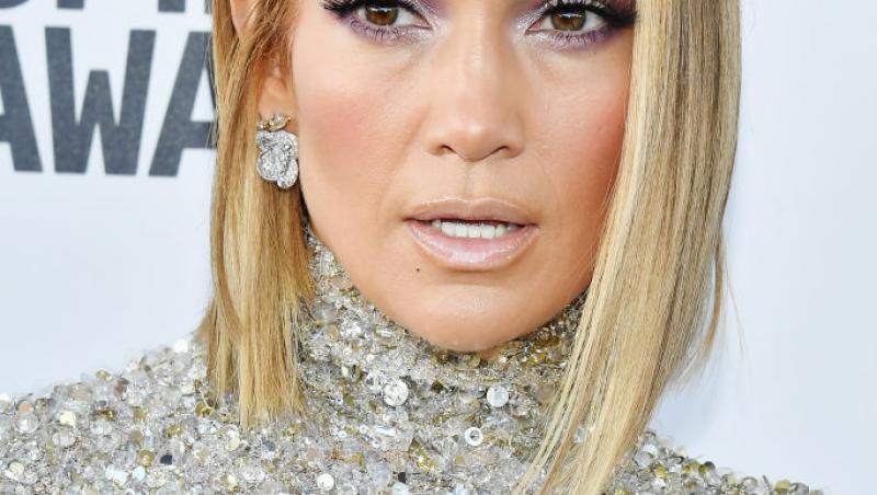 Jennifer Lopez, deși are 51 de ani, are un chip extrem de tânăr.