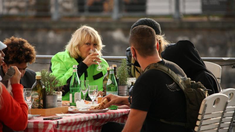 Heidi Klum și mama sa, Erna Klum, la masa in oras