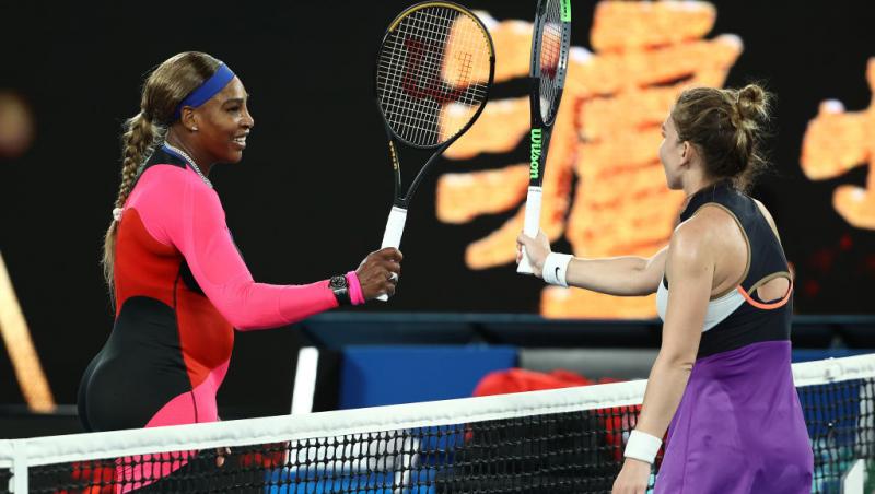 Simona Halep și Serena Williams, pe terenul de tenis, la Australian Open 2021