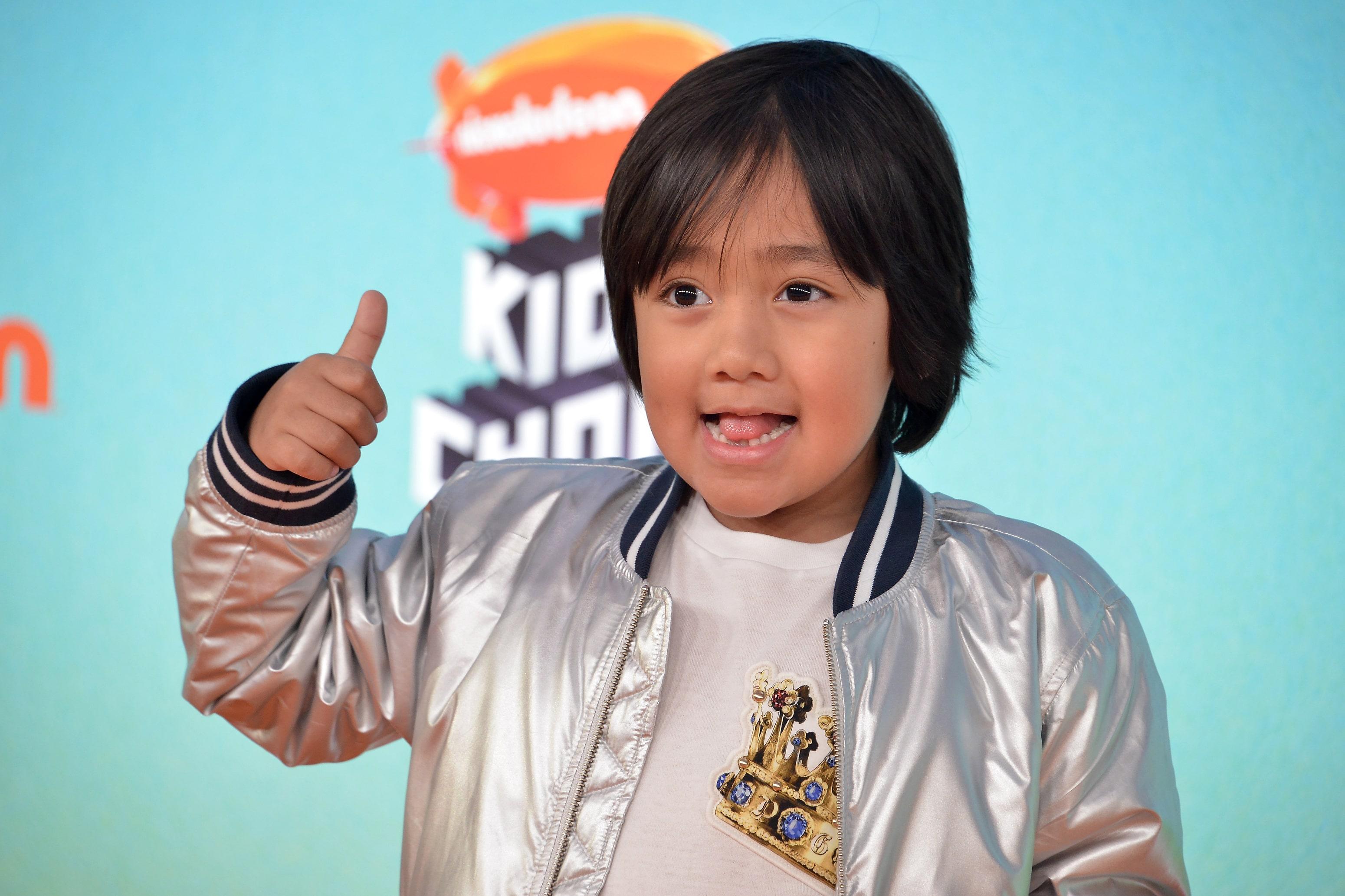 Ryan Kaji c&acirc;știgă zeci de milioane de dolari pe an la doar 9 ani. Ce job extrem de profitabil are micuțul antreprenor