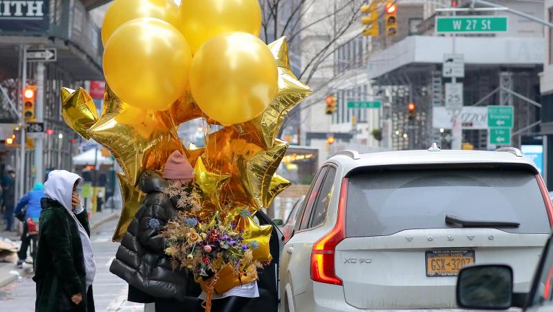 Soțul lui Emily Ratajkowski i-a trimis baloane cu ocazia petrecerii înainte de naștere