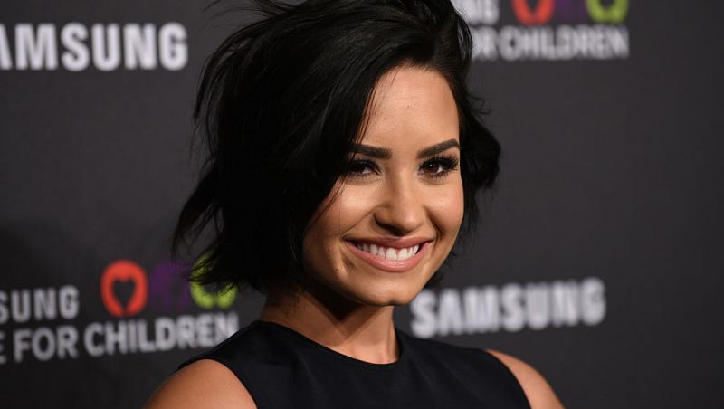 Demi Lovato a povestit că a suferit trei accidente vasculare cerebrale și unul cardiac