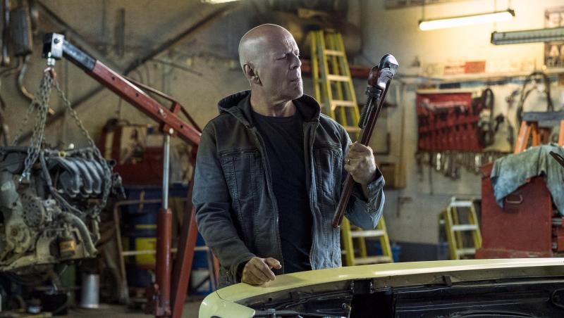 După atacul asupra familiei sale, personajul lui Bruce Willis din Death Wish (2018) e pregătit să facă orice pentru a se răzbuna