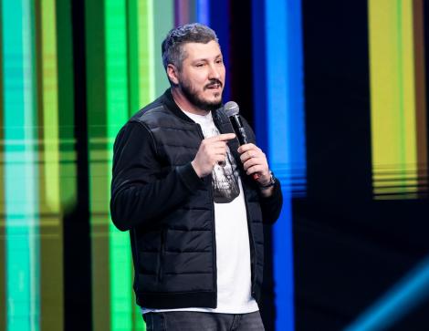 iUmor, 21 februarie 2021. Sorin Pârcălab, invitatul special al serii, a amuzat publicul cu numărul său de stand-up comedy