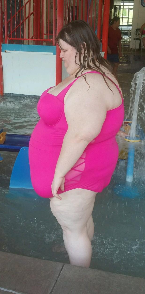erika olson in costum de baie la 190 de kilograme