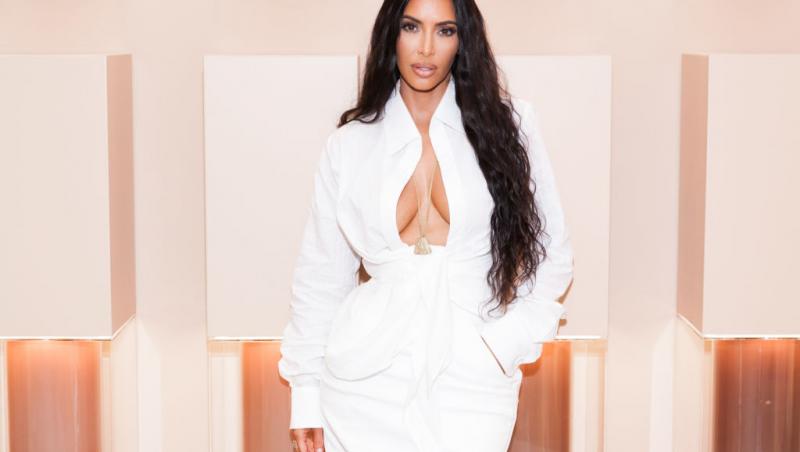 Kim Kardashian a pus pe jar cei 203 milioane de urmăritori de pe contul oficial de Instagram cu o imagine fierbinte