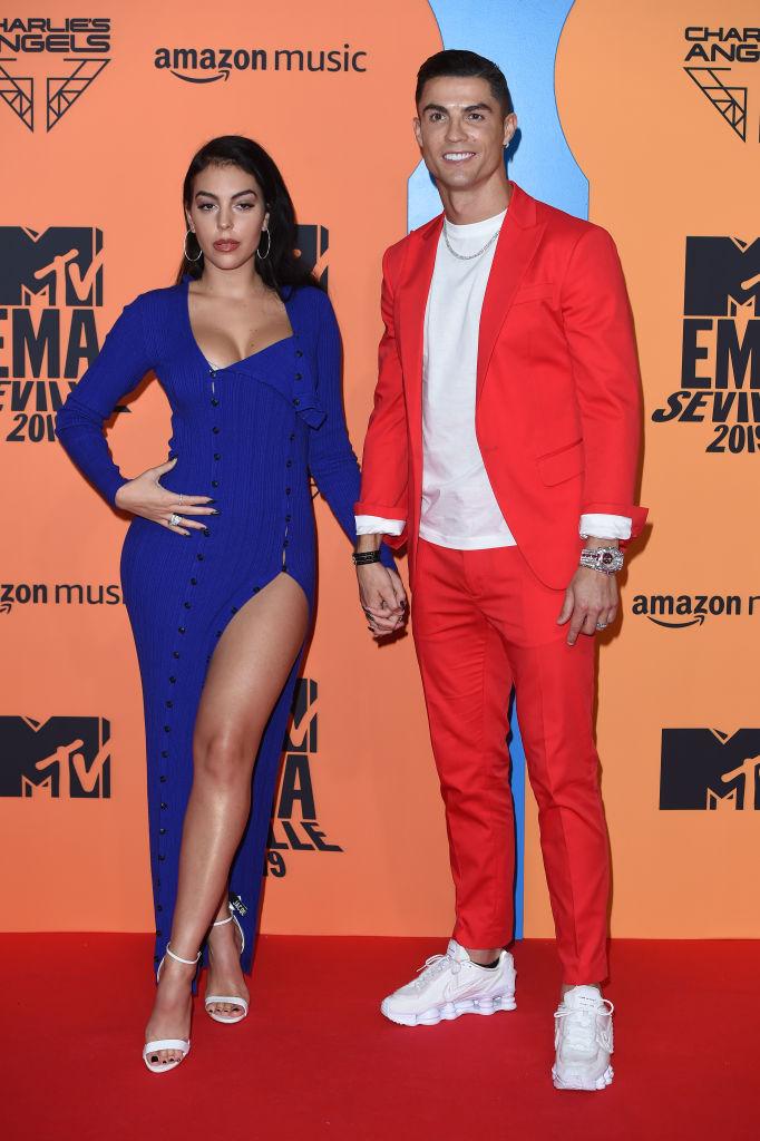 cristiano ronaldo și georgina imbracati elegant la mtv music awards