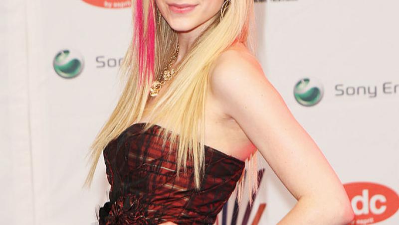 Avril Lavigne a devenit cunoscută în urma talentului său și look-ului deosebit