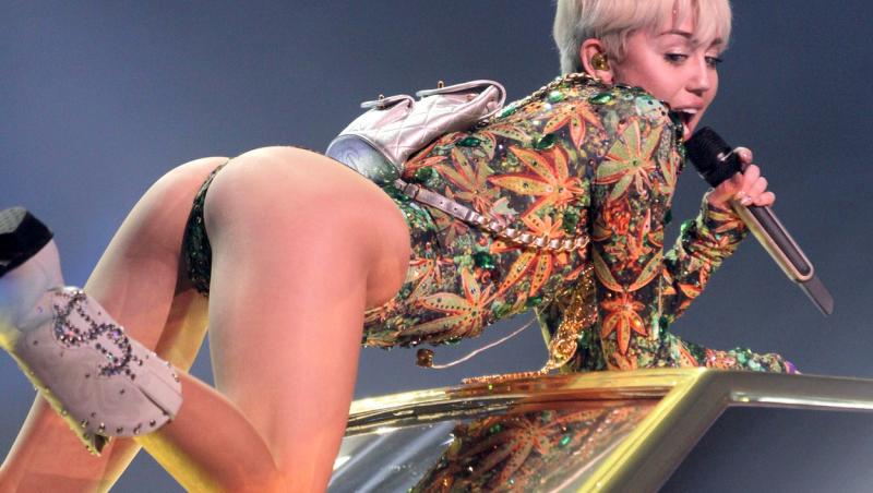 Miley Cyrus mereu își șochează fanii cu ținute excentrice.