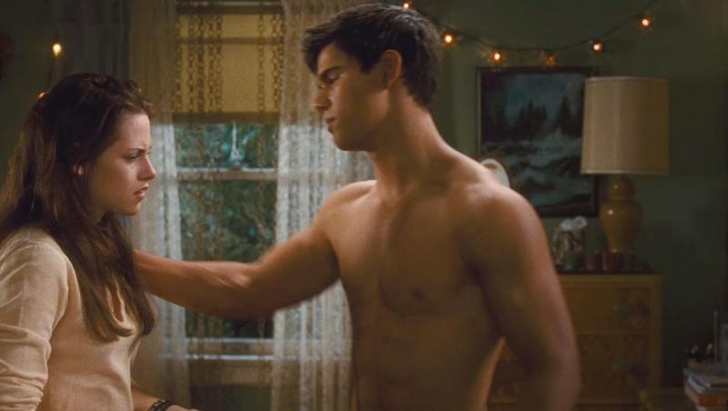 Pentru al doilea film din seria Twilight, New Moon, Lautner a fost forțat să își schimbe complet look-ul, pentru a se asigura că păstrează rolul lui Jacob