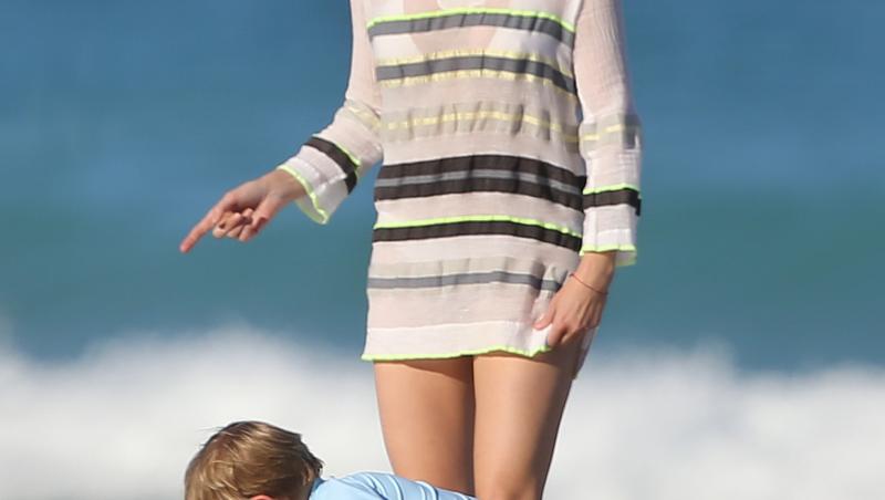 Ivanka Trump, rochie alba, plaja