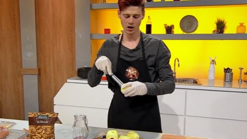 Marius Florea, gătind în bucătăria emisiunii „Chefi la cuțite”