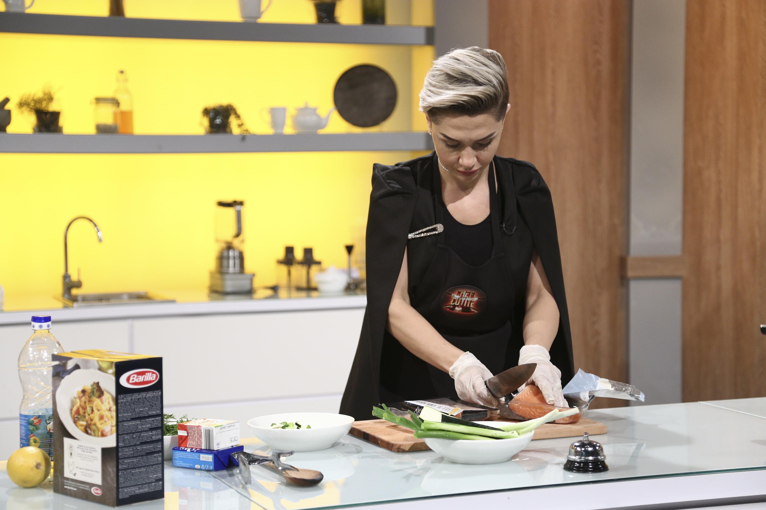 Ramona Erturk gătind la chefi la cuțite, sezonul 9