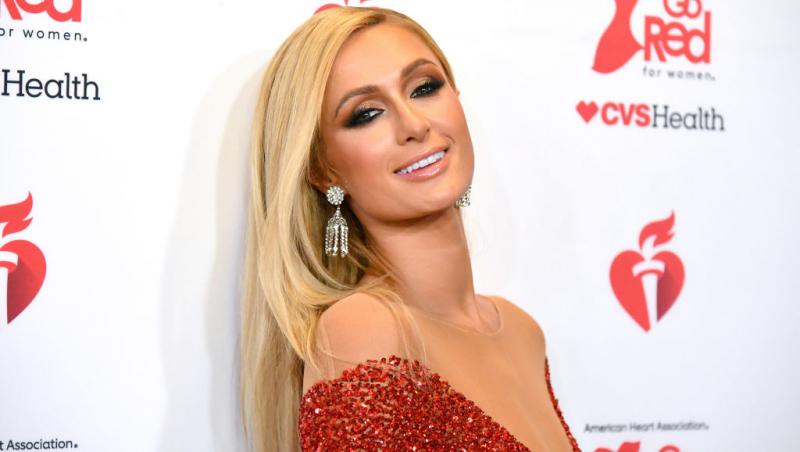 Paris Hilton a realizat o fotografie incendiară, însă fanii s-au lăsat păcăliți de iluzia optică din imagine