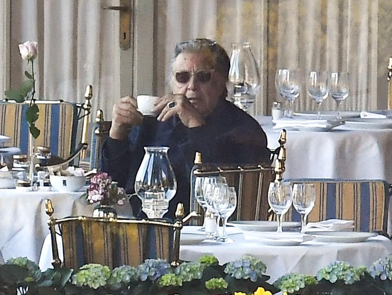 al pacino bea din cafeaua pe care a comandat-o