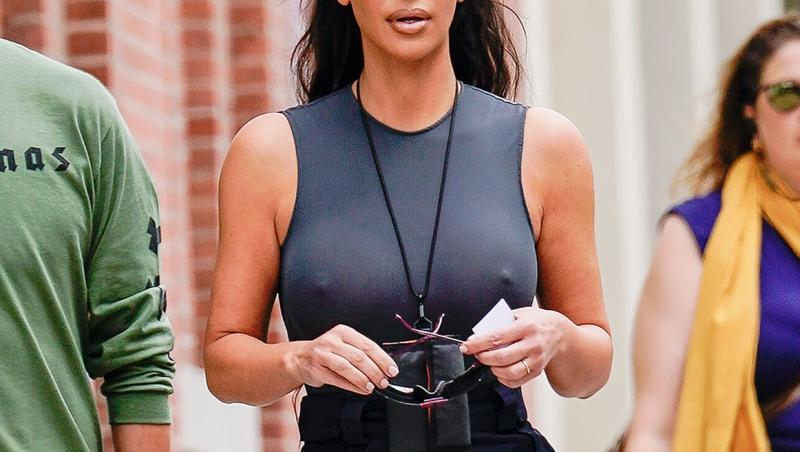 Kim Kardashian a postat în urmă cu puțin timp câteva fotografii pe Insta Stories într-o ținută incendiară, ce face parte din aparițiile ei pentru lansarea noii colecții KKW Beauty.