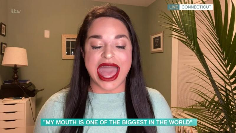 Samantha Ramsdell este cunoscută drept femeia cu cea mai mare gură din lume