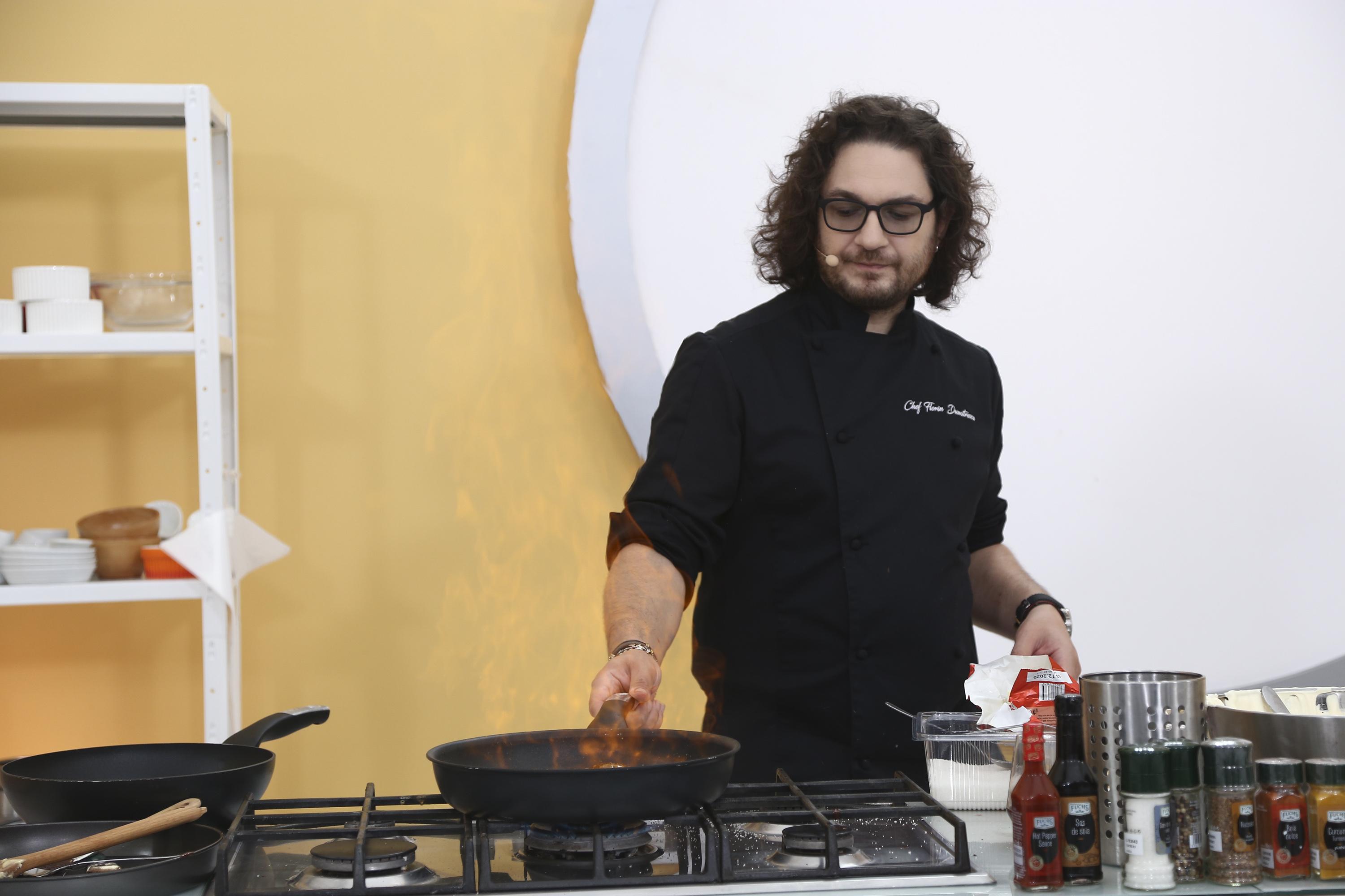 Florin Dumitrescu gătind în sezonul 9 al emisiunii „Chefi la cuțite”