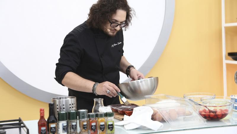 Chef Cătălin Scărlătescu rămâne fără cuvinte la aparția unei concurente, la Chefi la cuțite, de la 20:30, la Antena 1