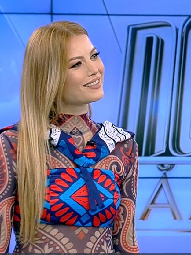 Elena Gheorghe, într-o rochie albastră la Neatza cu Răvan și Dani
