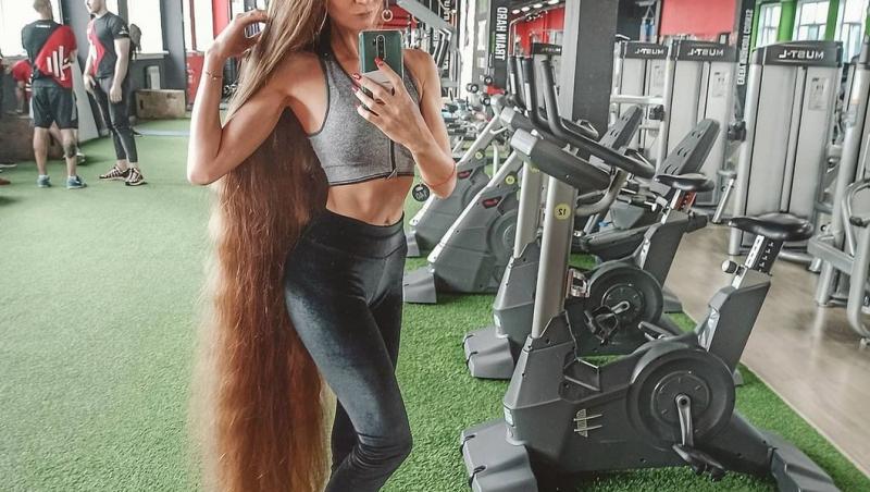 Daria Gubanova la sala de fitness