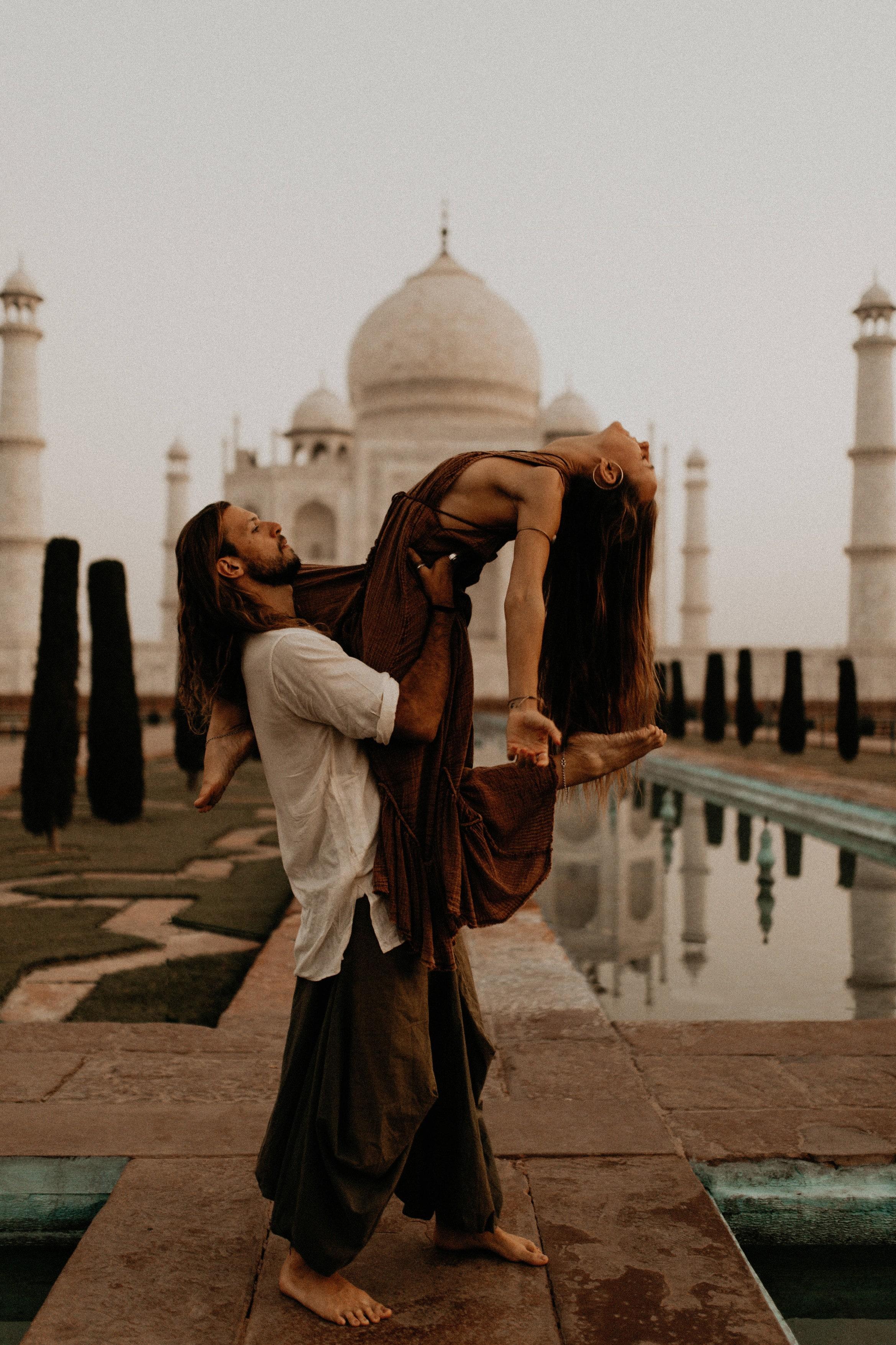 cuplu de nudisti, taj mahal