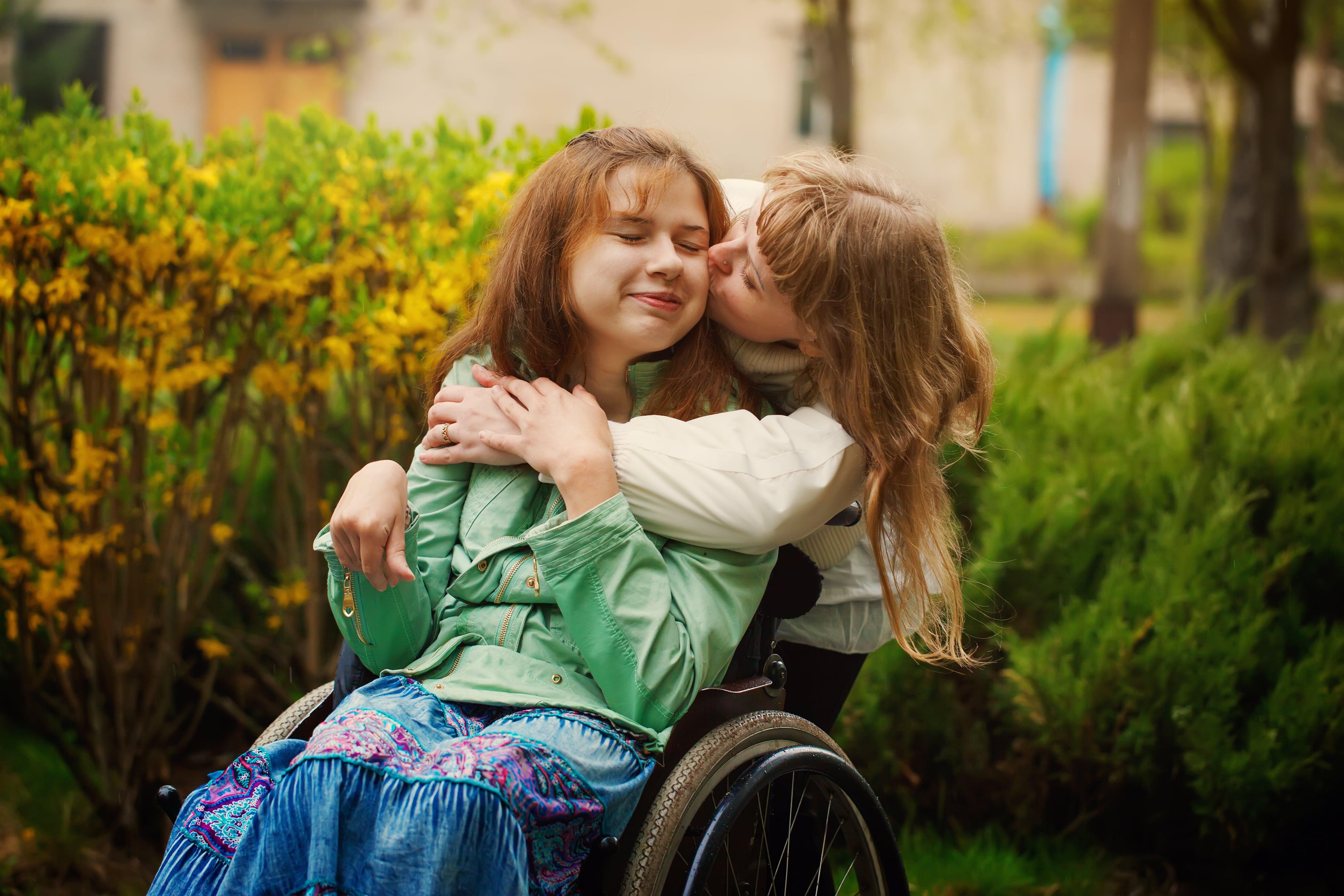 Adolescenta căreia &icirc;i dispar oasele. De ce condiție extrem de rară și dureroasă suferă