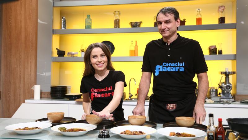 Andrei Păunescu și Maria Măgirescu gătind in bucătăria chefi la cutite
