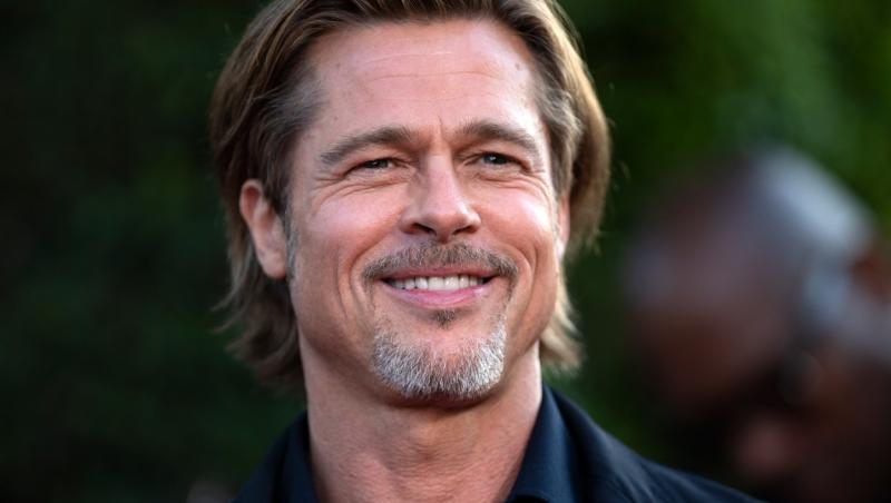 Brad Pitt, celebrul actor de la Hollywood și unul dintre cei mai râvniți burlaci, a fost surprins de paparazzi așa cum nimeni nu se aștepta.