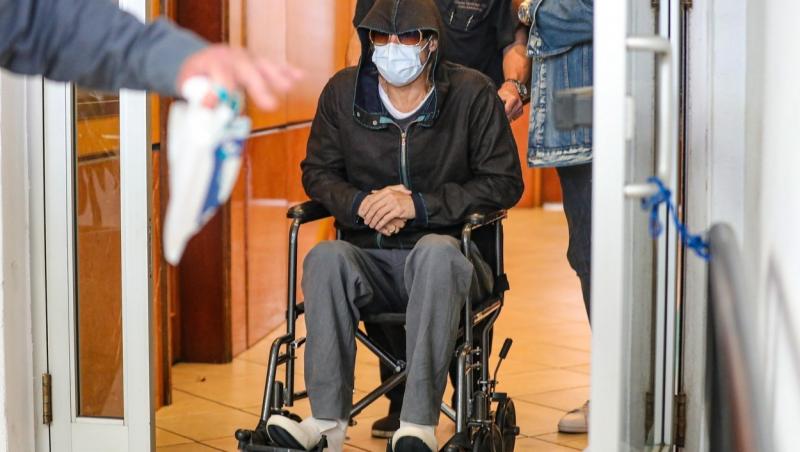 Fotografiile sunt de la ieșirea sa din centrul medical Beverly Hills, iar externarea a avut loc miercuri.