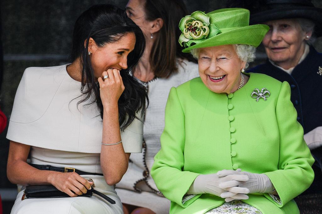 regina elisabeta si meghan markle stau de vorba