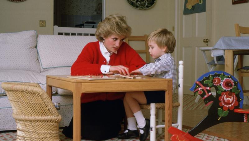 De ce stătea Prințesa Diana pe vine de fiecare dată când vorbea cu un copil. Detaliul pe care nu mulți îl cunosc