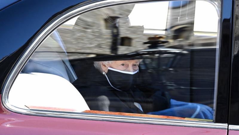 Sâmbătă, 17 aprilie 2021, Regina Elisabeta a II-a și-a condus soțul, pe Prințul Philip, pe ultimul drum