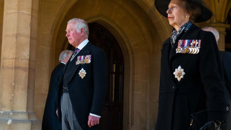 Kate Middeleton a părut foarte afectată de pierderea Prințului Philip, însă la înmormântarea acestuia a găsit putere să-l încurajeze pe Charles
