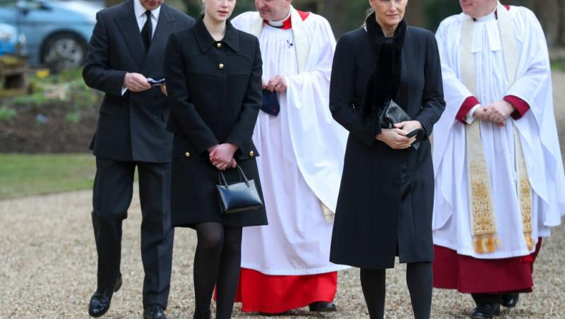 Lady Louise Windsor și părinții ei la înmormântare