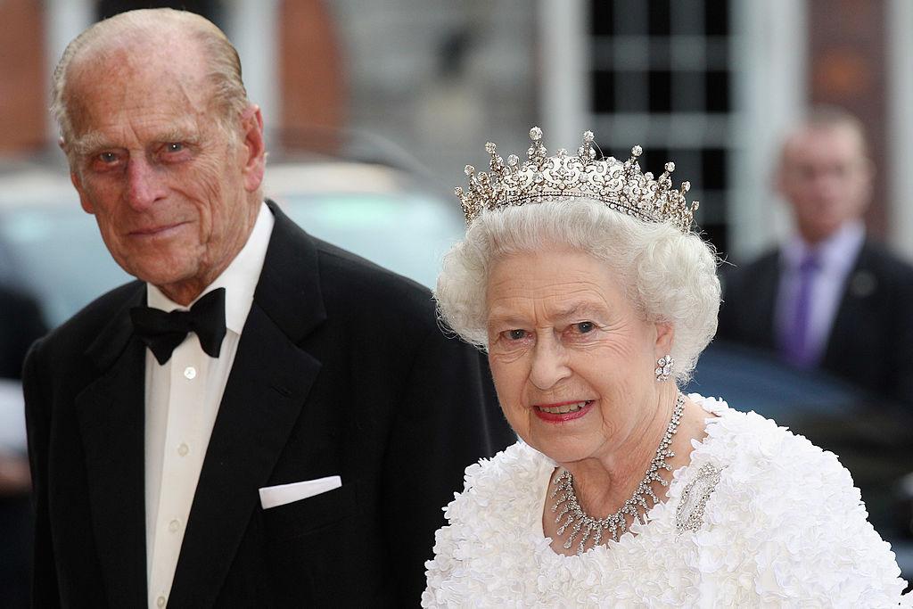 Regina Elisabeta și Prințul Philip apropiați