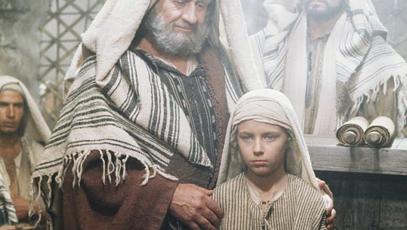 La vârsta de 12 ani, Lorenzo Monet a primit rolul care i-a consacrat cariera. Deși era doar un copil, a reușit o interpretare de excepție a rolului lui Iisus din Nazaret.