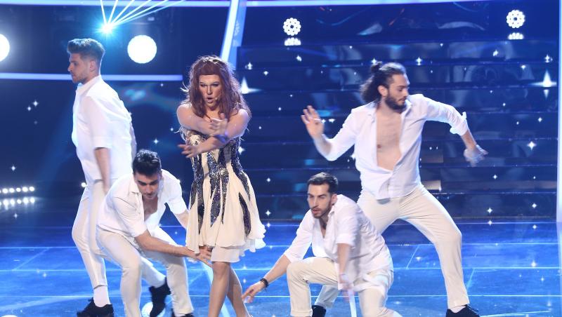 În ediția XII a sezonului al XVI-lea de la "Te cunosc de undeva!", Radu Ștefan Bănică s-a transformat în Helena Paparizou și a interpretat piesa "My number one"