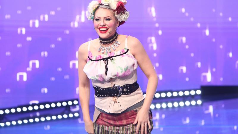 În ediția XII a sezonului al XVI-lea de la "Te cunosc de undeva!", Mirela Vaida s-a transformat în Gwen Stefani