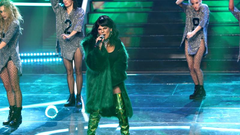 În ediția XII a sezonului al XVI-lea de la "Te cunosc de undeva!", Cristina Vasiu se transformă în Rihanna