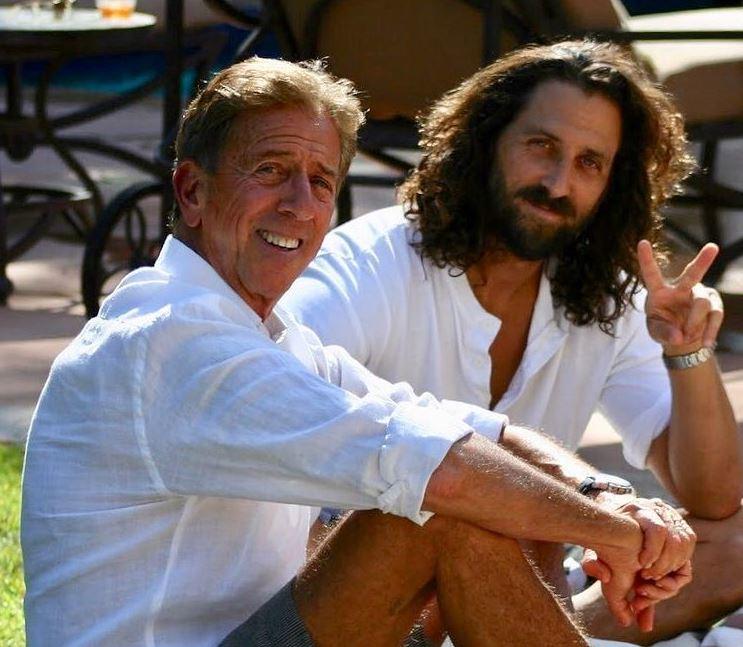 Stilistul vedetelor de la Hollywood are o inimă mare! Acești oameni ai străzii sunt de nerecunoscut datorită lui Jason Schneidman