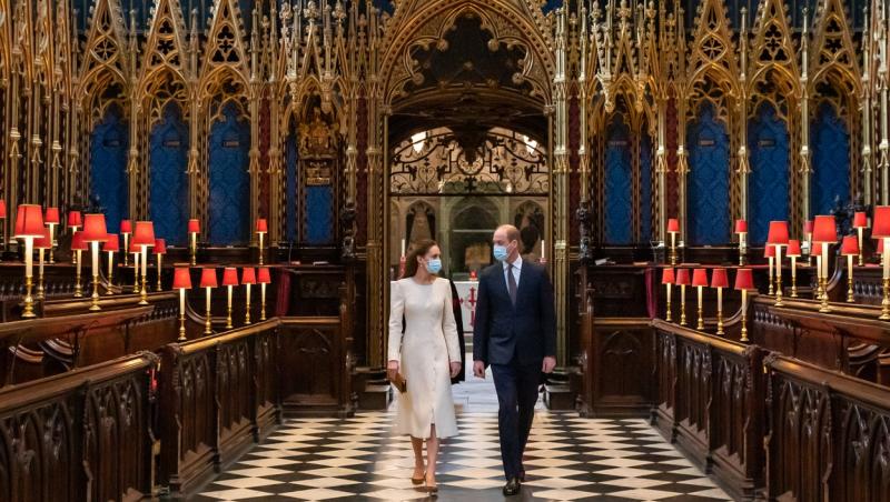 Prințul William și Kate Middleton împlinesc 10 ani de căsnicie, fiind un cuplu extrem de fericit și o familie împlinită, alături de cei itrei copii ai lor, Prințesa Charlotte, Prințul George și Prințul Louis.